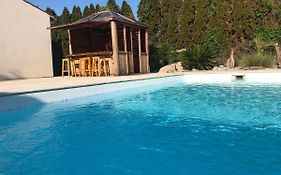 Piscine et jacuzzi à 2km de la plage de St Georges de didonne